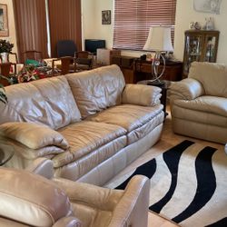 Big  couch and loveseat 