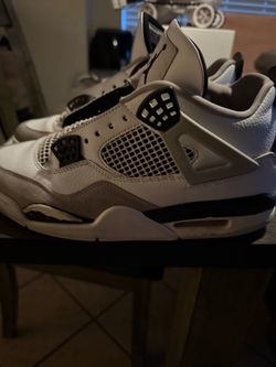 Air Jordan’s 4 military black