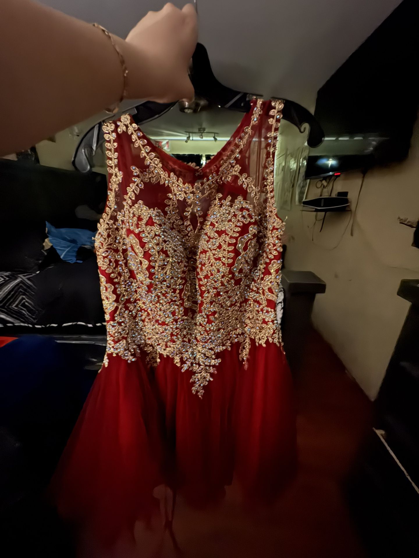 Red & Gold Quince/ Dama Dress - joarbit.com