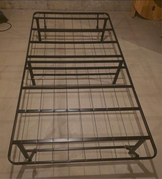 Metal folding twin bed frame