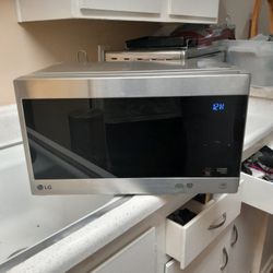 LG Stainless Steel Digital Microwave. Like New. Paid 180. Selling For 100