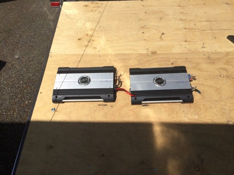 car stereo amplifiers - Phoenix gold 1 channel octane R 8.0:1 and a 4 channel Phoenix gold octane R 5.0:4. Both are bridgable with crossover