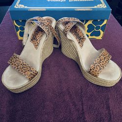 Sbicca Women’s Kim’s tan ankle wrap shoes Size 8