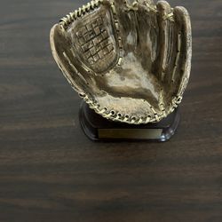 5 1/2 Inch Metal Baseball Glove Trophy To Hold Game Ball