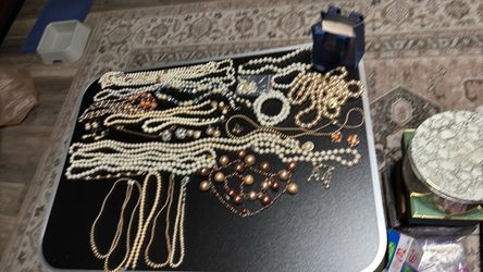 Vintage Costume Jewelry pearl Lot – Necklaces and Beads