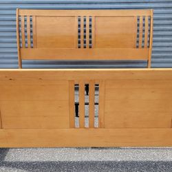 (FREE DELIVERY) Palliser Pine King Bed Frame 