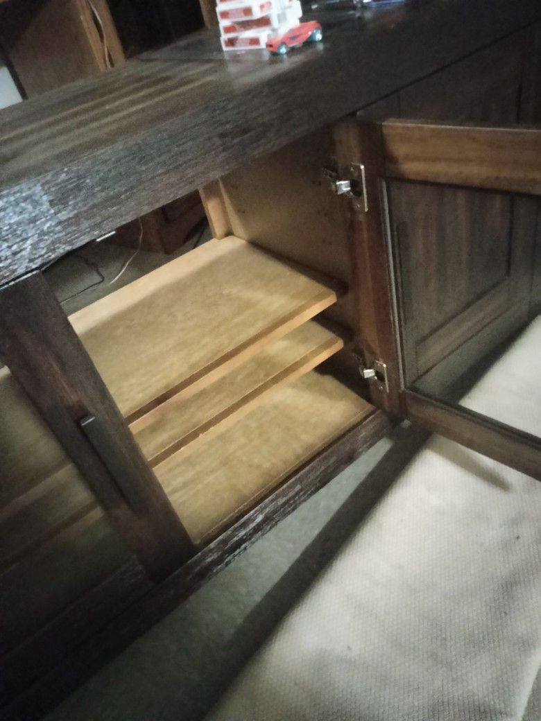 I Have A Heavy TV Stand Good Condition Selling It For A Cheap Price