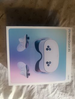 Oculus Quest 3S $180