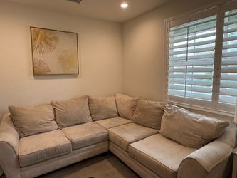 Sectional Sofa/Couch