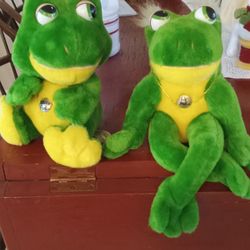 1980s Lilly And Willy Frog Plushes 10" And 14" 