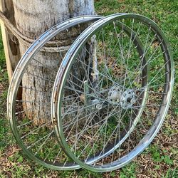 —ONLY FRONT WHEEL —, Vintage Schwinn, Beach Cruiser, Adult 26”, S-2, Bendix, Spins Straight—ONLY FRONT WHEEL—Located In LaHabra 