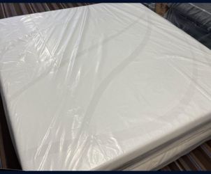 Brand New King Size 11β Tempur Pedic - Cloud Medium Firm Mattress!