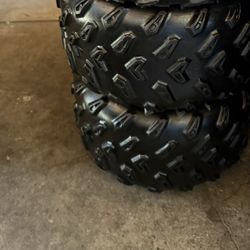 Dunlop Rear Set Of Tires (2) 