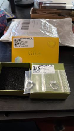GRA Moissanite Round Brilliant Ring 3mm