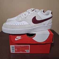 Nike Court Vision Womens  6
/ Fits 4.5Y