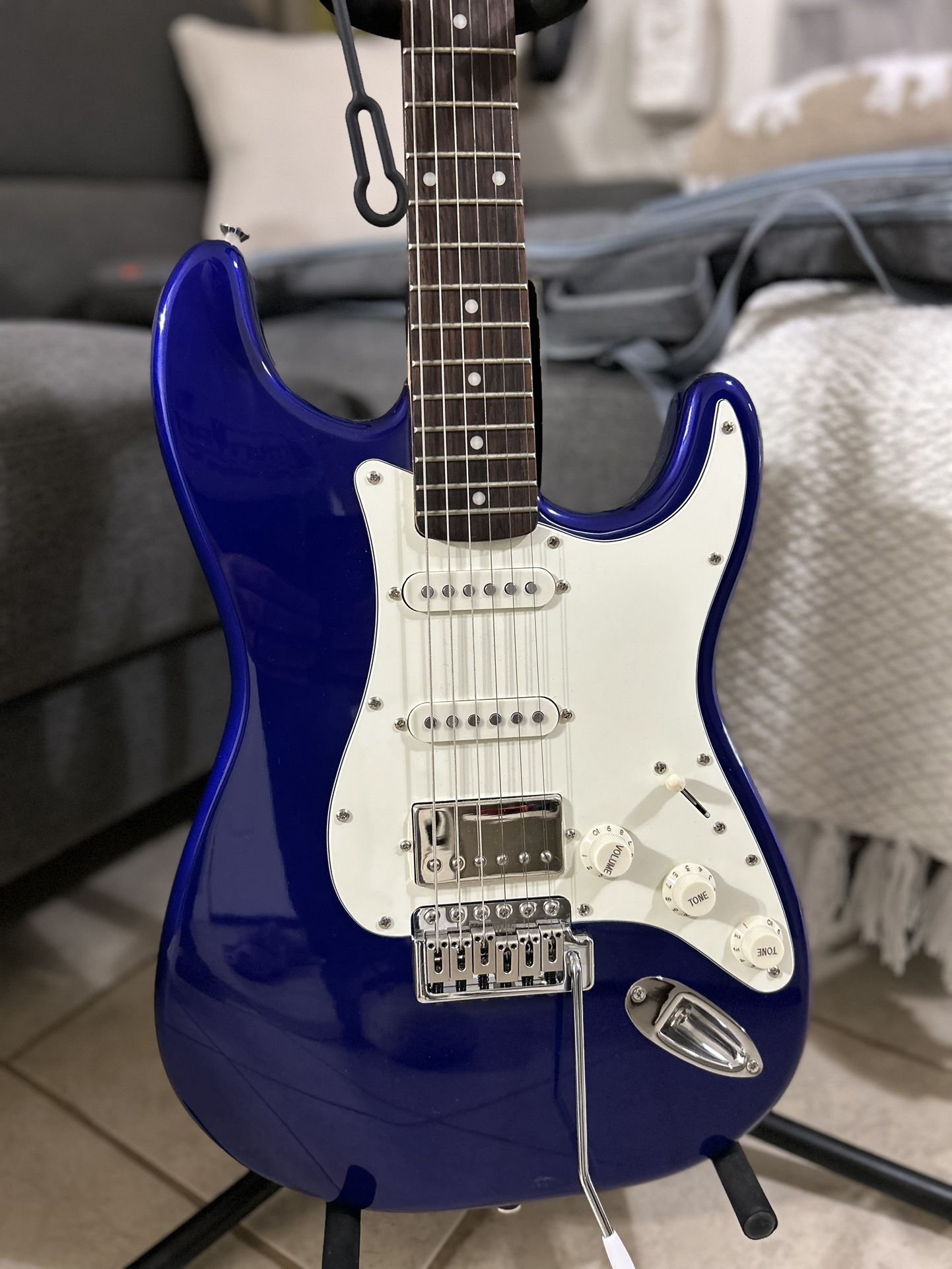 07 Squier Stratocaster Guitar 