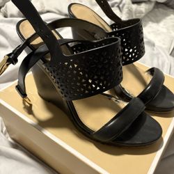 Michael Kors size 7.5
