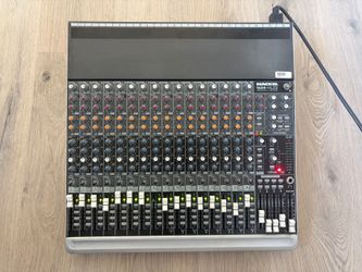 Mackie 1604-VLZ3 16-Channel Mic / Line Mixer