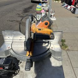 Miter saw Rigid