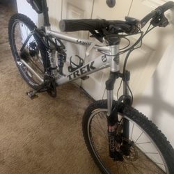Trek Liquid 10 Mtn Bike Fully Adjustable Suspension 