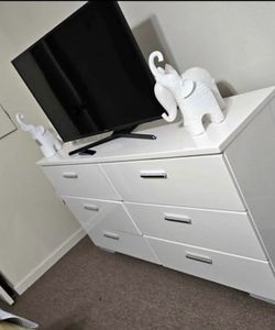 HIGH GLOSS WHITE 6 Drawer Dresser 🤍✔️