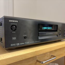 Onkyo DV-SP1000 THX Ultra SACD / DVD-Audio / CD Universal Player - Needs Repair