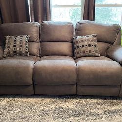 80” Electric Recliner Couch