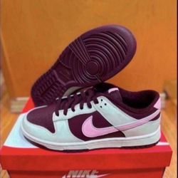 Nike Dunk Low Valentine's Day 2023 Size 9 Brand New 