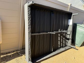 Free Queen Size Pedestal Bed