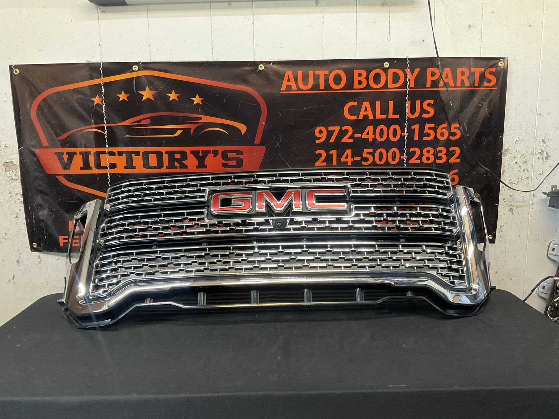 GMC SIERRA DENALI 2500/3500 GRILLE 2020-2023 with CAMERA OEM
