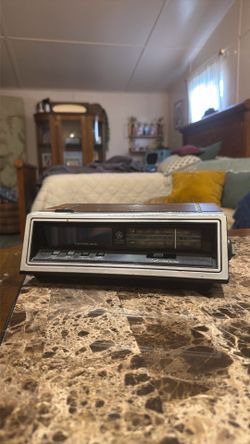 Vintage Clock Radio