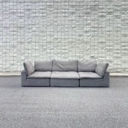 Modular Cloud Couch Sectional Couch/ Sofa [FREE Delivery🚚]