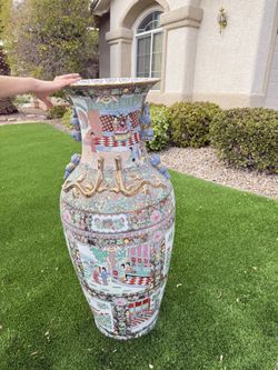 Famille Rose Medallion Vase 4 Feet