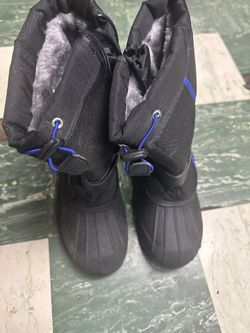 Size 4 Snow Boots 