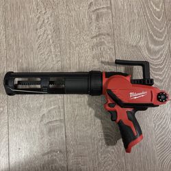 Milwaukee Tool M12 10 oz Caulk&Adhesive Gun