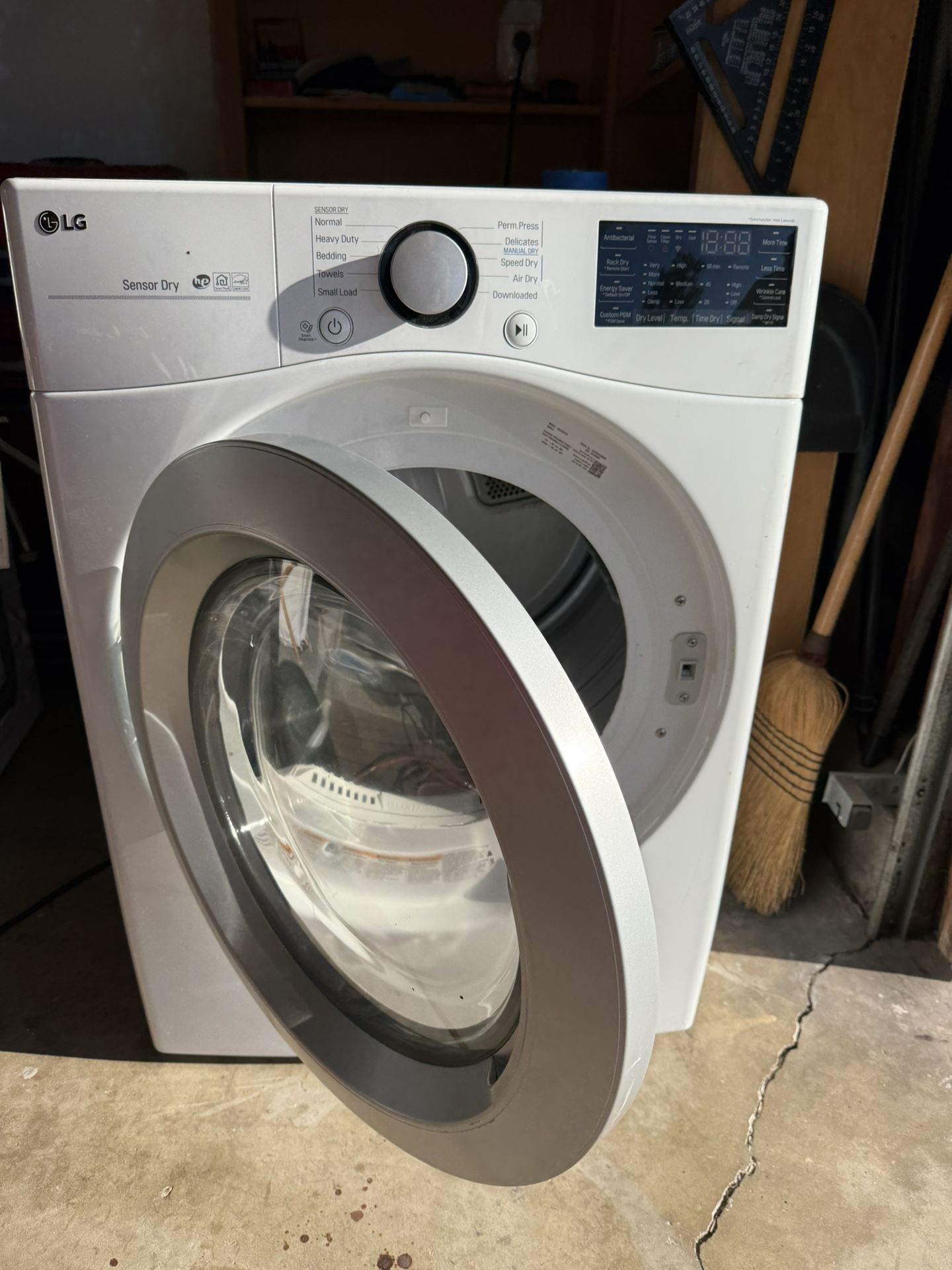 LG WASHER AND DRYER