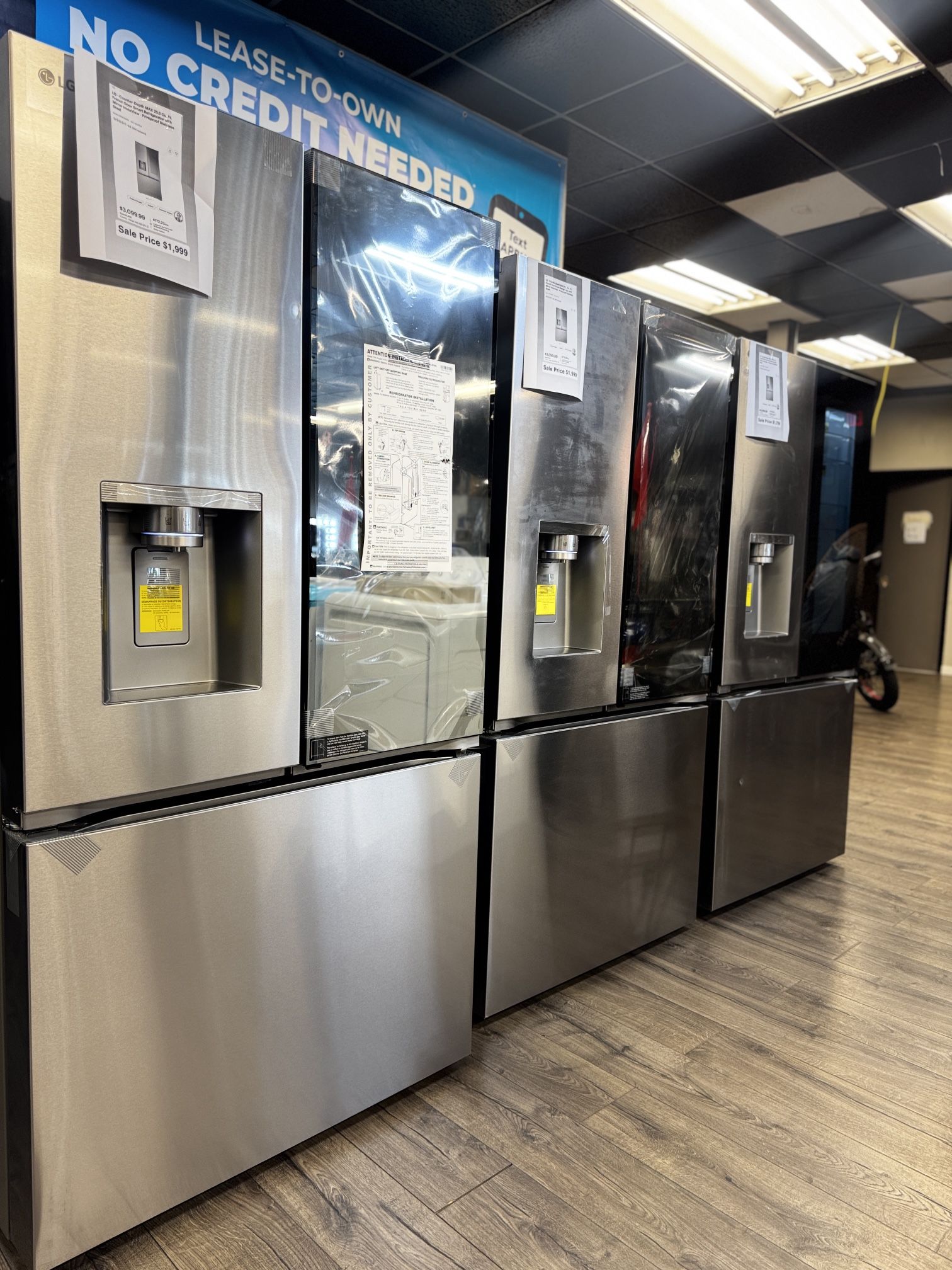 LG Refrigerators (Take It Home In Payments/ llévatelo a...