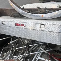 Truck toolbox