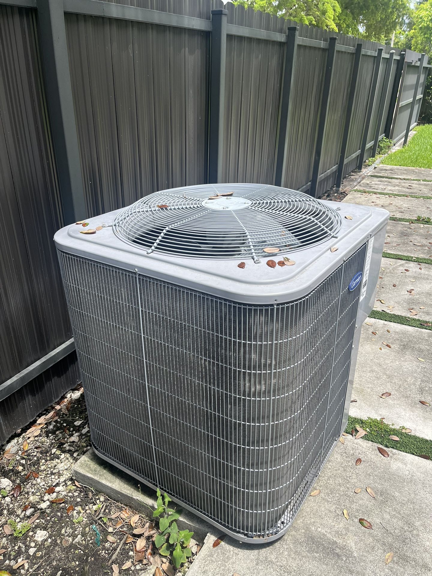 Carrier 4 ton condenser unit (compressor doesnt work)