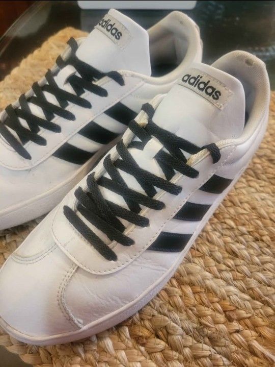 Woman's Sneakers