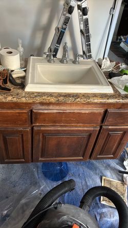42 inch vanity with granite counter top