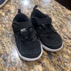 Toddler Nike Shoe 7C