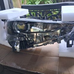2018-2022 Mazda Passenger Side Headlight