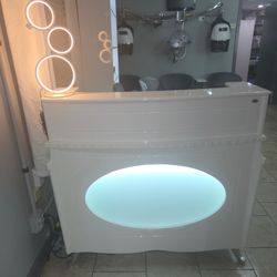 Salon Receptionist Desk