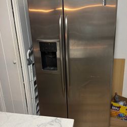 General Electric Refrigerator 