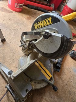 Dewalt Compound Miter Saw