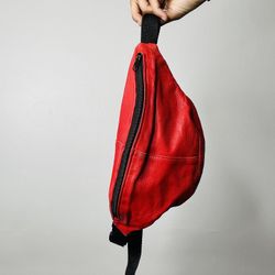  Red vintage fanny pack 