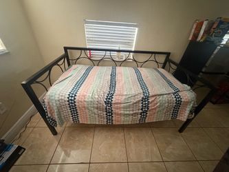 Day bed