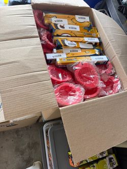 Free 3 large boxes of kids tablewear and other items