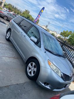 2011 Toyota Sienna